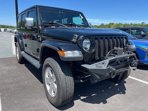 Used 2020 Jeep Wrangler Unlimited Sahara AWD/4WD image 7