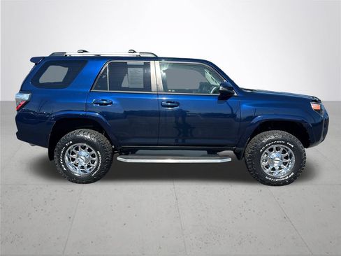 Used 2019 Toyota 4Runner SR5 Premium AWD/4WD image 6