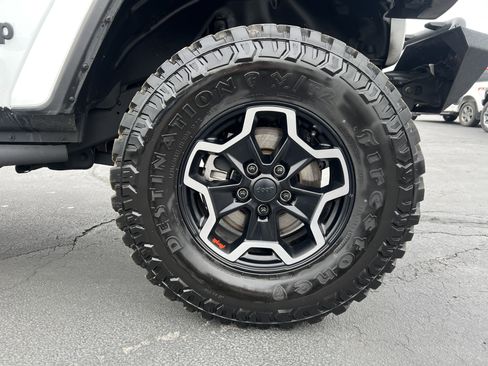 Used 2021 Jeep Gladiator Sport image 10