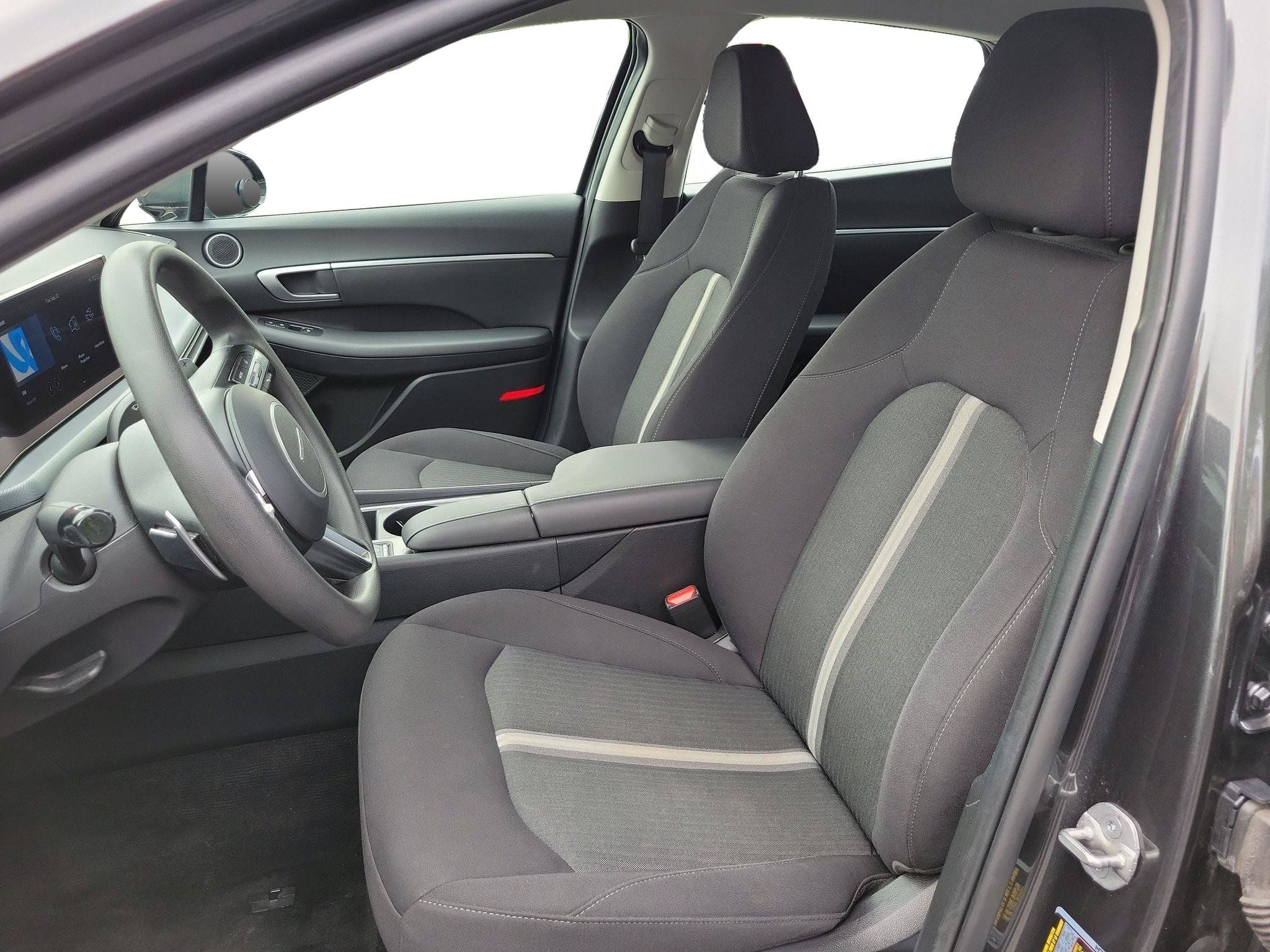 Used 2025 Hyundai Sonata SEL FWD image 5