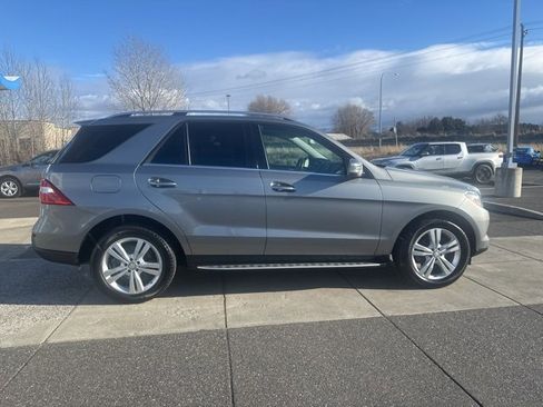 Used 2013 Mercedes-Benz ML 350 BlueTEC 4MATIC image 4