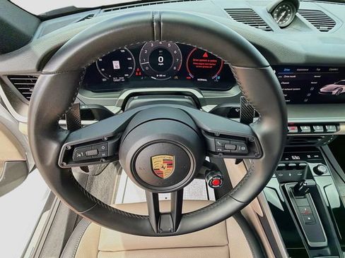 Used 2025 Porsche 911 Carrera RWD image 37