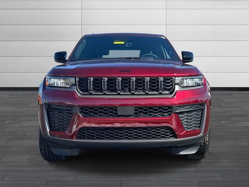 New 2026 Jeep Grand Cherokee Altitude AWD/4WD image 9