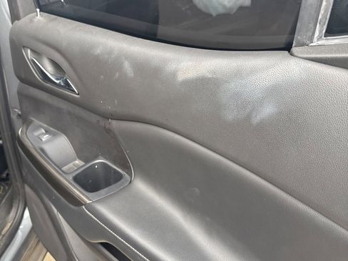 Used 2022 GMC Acadia SLT w/ Preferred Package image 29