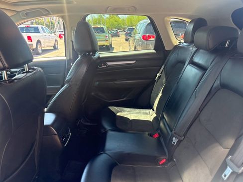 Used 2018 MAZDA CX-5 Touring w/ Preferred Equipment Package FWD image 5