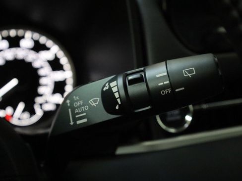 New 2025 Mitsubishi Outlander SE image 10