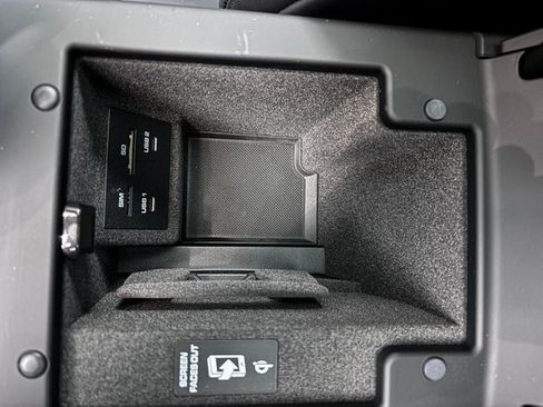 Certified 2026 Porsche Macan image 22