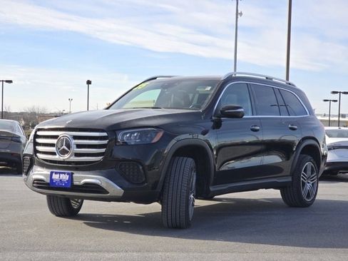Used 2025 Mercedes-Benz GLS 450 4MATIC image 12