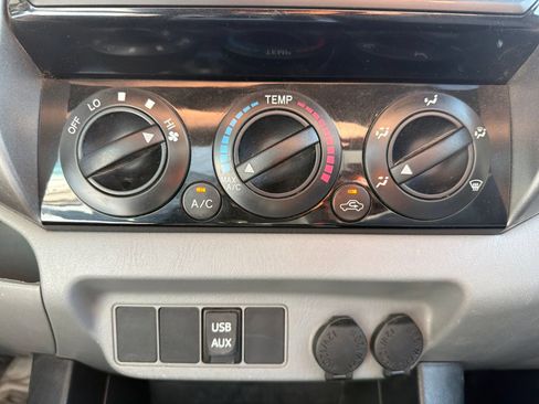 Used 2014 Toyota Tacoma 4x4 Double Cab w/ SR5 Package image 15
