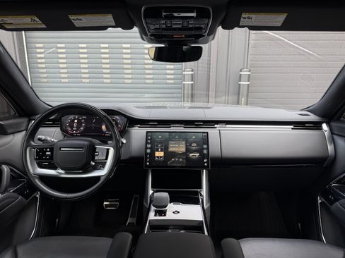Used 2024 Land Rover Range Rover SE AWD/4WD image 18
