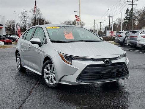 Used 2024 Toyota Corolla LE image 33
