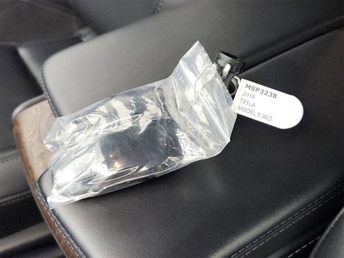Used 2016 Tesla Model S 90D image 30