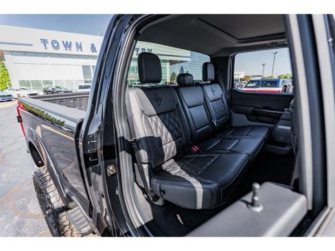 Used 2025 Ford F250 XLT w/ Black Appearance Package image 25