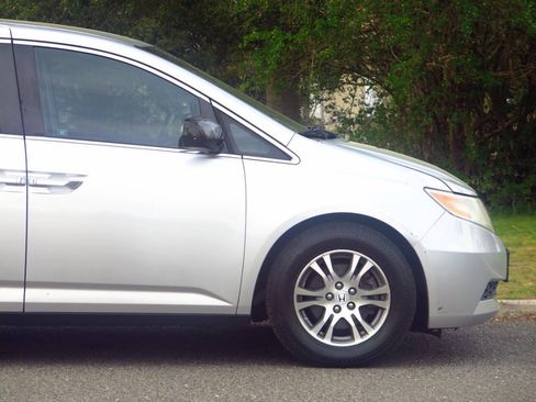 Used 2011 Honda Odyssey EX image 23