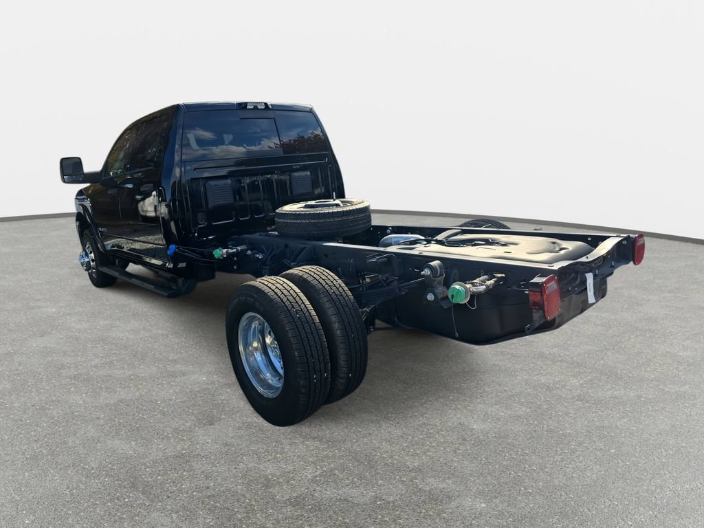 New 2026 RAM 3500 Big Horn AWD/4WD image 7