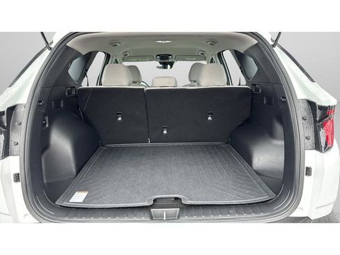 Certified 2025 Hyundai Tucson SE image 19