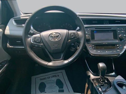 Used 2013 Toyota Avalon XLE FWD image 5
