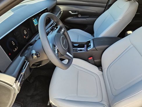 Certified 2026 Hyundai Santa Cruz SEL FWD image 9