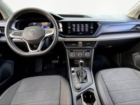 Used 2022 Volkswagen Taos SE image 3