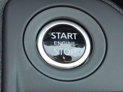 Used 2025 Nissan Sentra S image 23