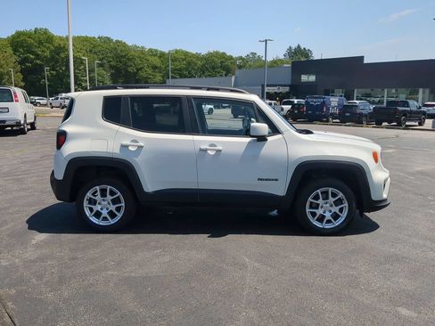Used 2019 Jeep Renegade Latitude w/ Cold Weather Group AWD/4WD image 3