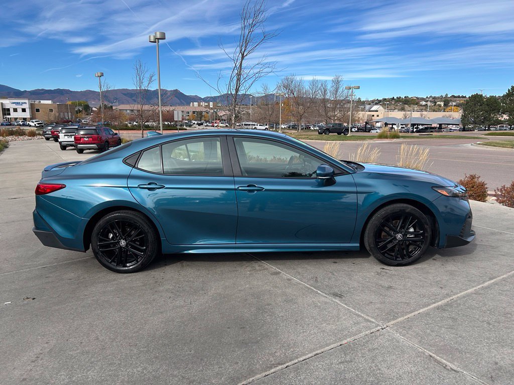 Used 2026 Toyota Camry SE AWD/4WD image 9
