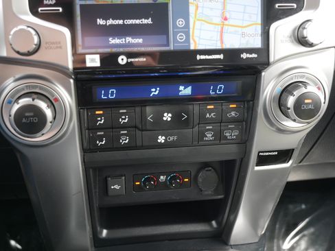 Used 2022 Toyota 4Runner Limited AWD/4WD image 23