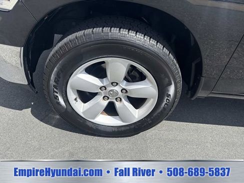 Used 2024 RAM 1500 Classic SLT AWD/4WD image 9
