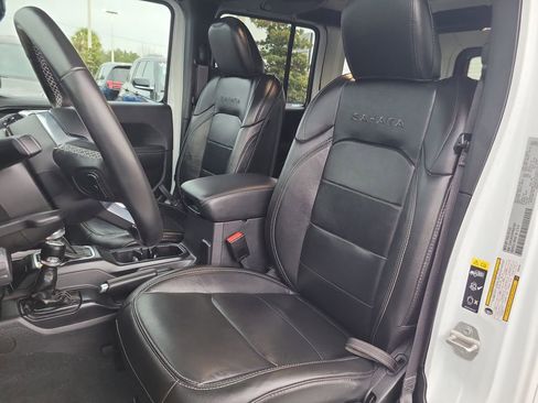 Certified 2023 Jeep Wrangler Sahara w/ Cold Weather Group image 16