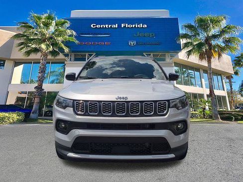 Certified 2025 Jeep Compass Limited AWD/4WD image 3