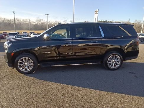Used 2024 Chevrolet Suburban Premier image 6