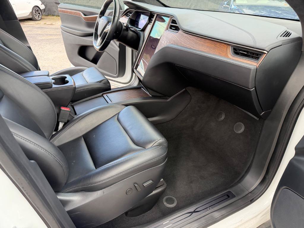 Used 2020 Tesla Model X Long Range AWD/4WD image 20
