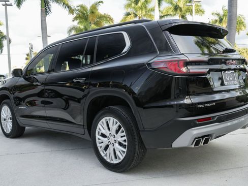 Used 2024 GMC Acadia Elevation image 23