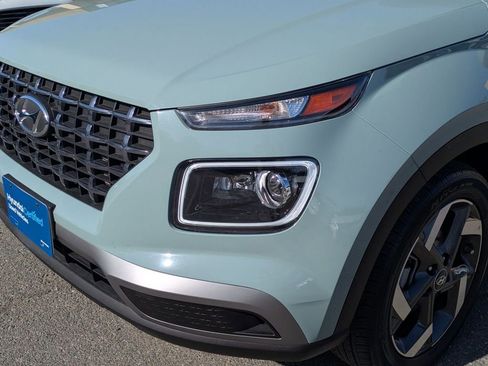 Certified 2025 Hyundai Venue Limited image 9