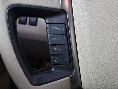 Used 2012 Lincoln MKS AWD image 33