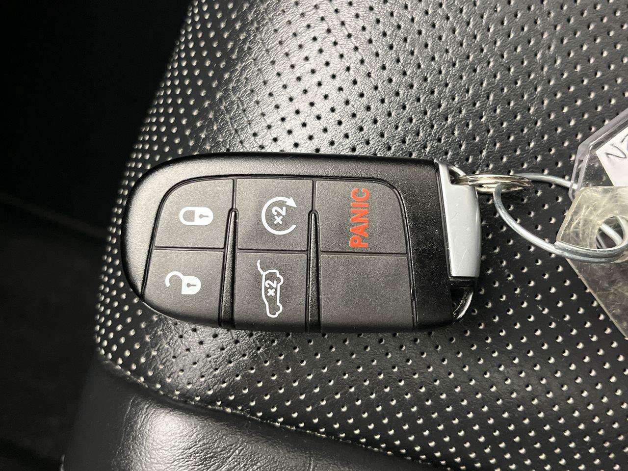Used 2019 Jeep Grand Cherokee Overland AWD/4WD image 28