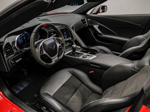 Used 2019 Chevrolet Corvette ZR1 RWD image 2