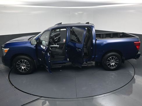 Used 2023 Nissan Titan SV w/ SV Convenience Package RWD image 16