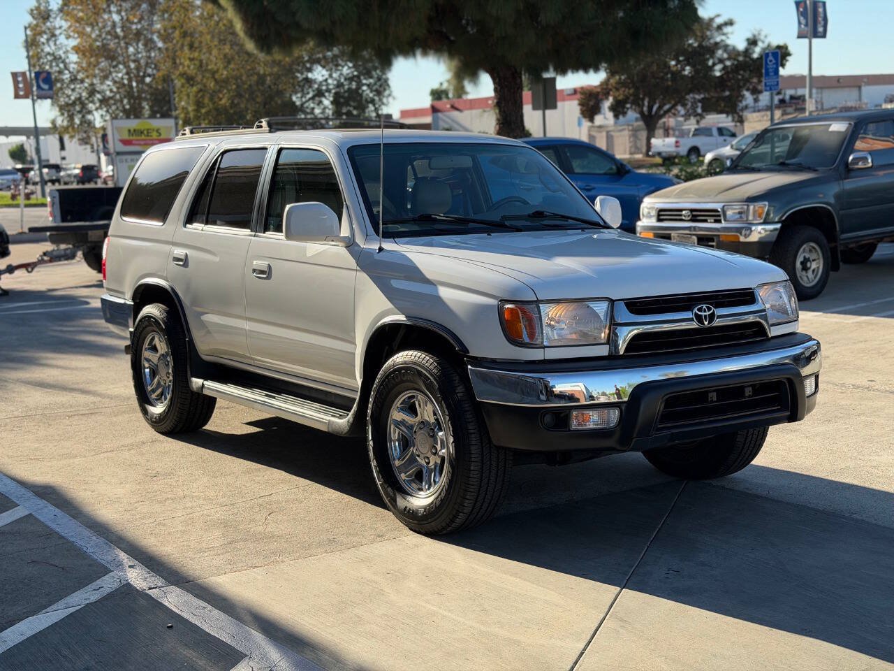 Used 2002 Toyota 4Runner SR5 w/ Upgrade Value Pkg 2 RWD image 5