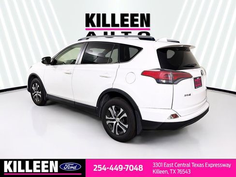 Used 2017 Toyota RAV4 LE AWD/4WD image 6
