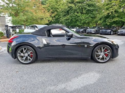 Used 2016 Nissan 370Z Touring Sport RWD image 26