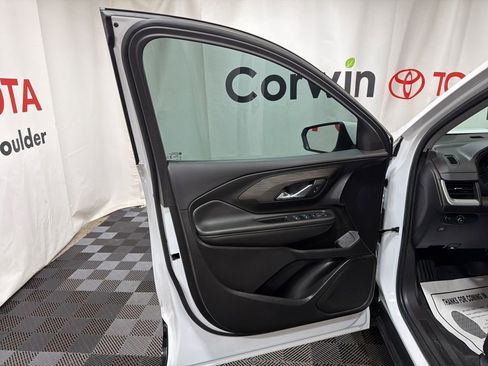 Used 2024 GMC Terrain SLE image 19