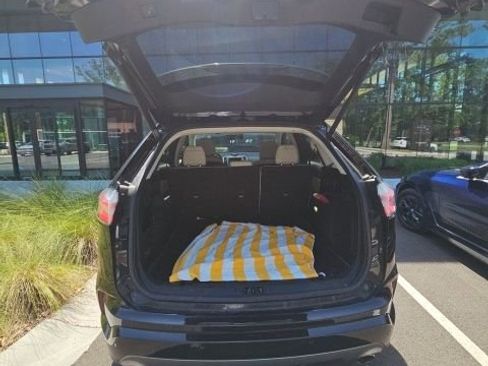 Used 2019 Ford Edge Titanium w/ Equipment Group 301A FWD image 11