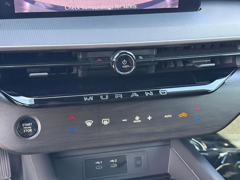 Used 2025 Nissan Murano SV FWD image 18