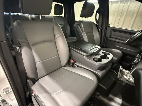 Used 2024 RAM 2500 Tradesman w/ Chrome Appearance Group AWD/4WD image 21