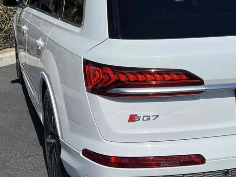 Used 2022 Audi SQ7 Prestige w/ Prestige Package AWD/4WD image 46