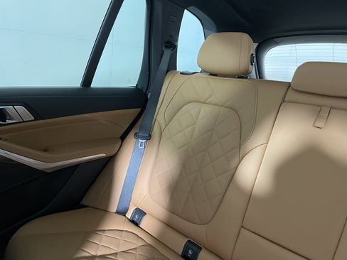 Used 2024 BMW X5 sDrive40i w/ Parking Assistance Package image 13