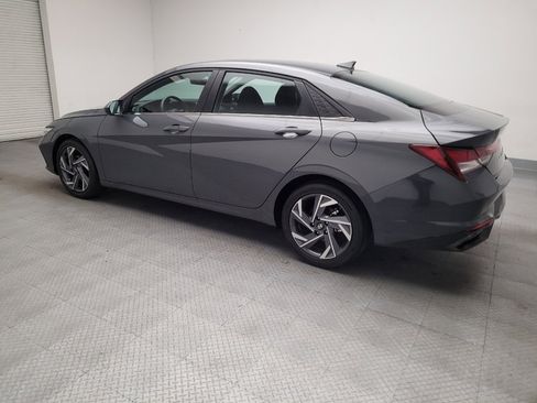 Used 2025 Hyundai Elantra SEL FWD image 3