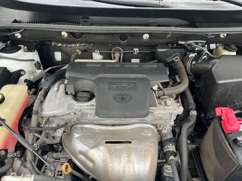 Used 2018 Toyota RAV4 XLE image 37