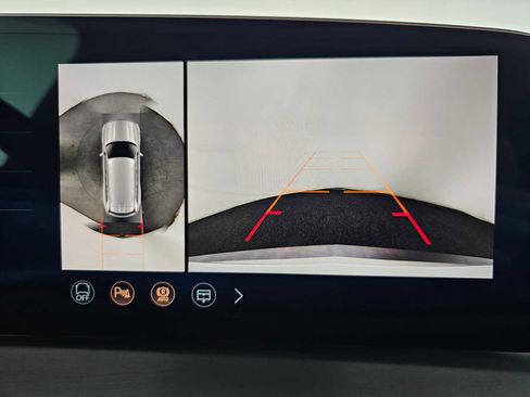 New 2026 Cadillac Vistiq Sport w/ LPO, Floor Liner Package AWD/4WD image 27